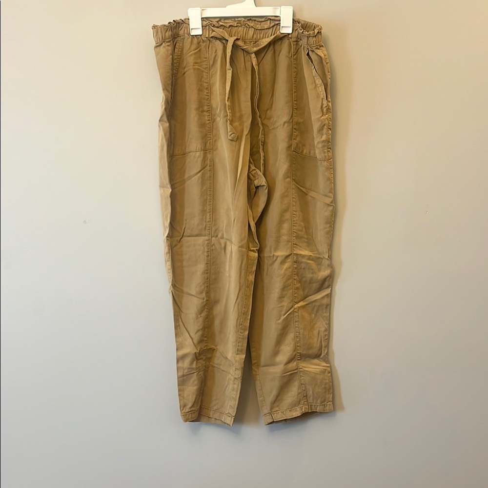 Aerie Tan Chino Pants Versatile Lightweight Design